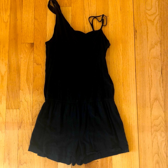 Black romper - Picture 1 of 11